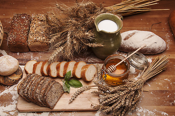 포토 JPG 해외이미지 식물 구름 전통 음식 빵 조각 백그라운드 다이어트 채소 과일 자연 탁자 하늘 아침 치즈 건조 파스타 건강 옥수수 씨앗 사람없음 목재 파란색 빛 갈색 주방 식사 빵집 맛 아침식사 상품 굽기 향수 준비 유기농 심플 밀가루 꿀 덩어리 작살 호밀 귀리 해외202004 해외포토 주간 자연요소 나무 웰빙 컬러 가구 컨셉 재료 유제품 곡류 서양음식 상점 화장품 가루 구이 생태계 파일형식 이미지허브