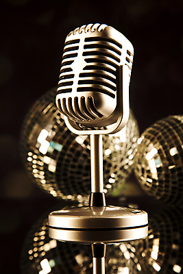 포토 JPG 해외이미지 직업 음악 노래 공 말하기 서기 사람없음 파티 금속 소리 콘서트 무대 수확 기구 악단 발표 클래식 볼륨 소프트포커스 DJ 마이크 라디오 복고 디스코 역동적 쇼 오디오 방송 비닐 목소리 재즈 노래방 구식 뮤지컬 보컬 옛날 팝 회복 생존 해외202004 해외포토 음향기기 컨셉 농업 모션 재질 문화예술 촬영기법 이벤트 전자제품 공연 춤 파일형식 이미지허브