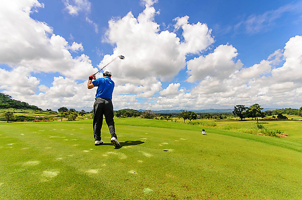 포토 JPG 해외이미지 구름 공원 스포츠 포즈 신발 골프 신체 비즈니스 모션 골프장 놀이 하늘 근육 스트레스 건강 사람 사람없음 야외 목재 초록색 파란색 맑음 활발 에너지 골퍼 소프트포커스 숲 강의 그네 클럽 느림 골프티 페어웨이 플레이어 회원 해외202004 해외포토 자연요소 나무 공공시설 컬러 컨셉 재료 스포츠시설 날씨 운동선수 골프용품 촬영기법 구기 파일형식 이미지허브