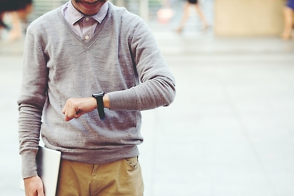 포토 JPG 해외이미지 직업 학생 라이프스타일 응시 시계 여행 백그라운드 컨셉 데이트 비즈니스 아침 아이디어 사람 사람없음 알약 만남 분노 시간 업무 비즈니스맨 기다림 저녁 손목시계 약속 쇼 지연 마감 부담 인원 해외202004 해외포토 주간 시선 남자 감정 장신구 모션 생활 약 작업 직장인 야간 파일형식 이미지허브