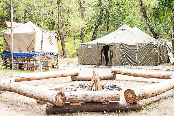 포토 JPG 해외이미지 라이프스타일 커플 공원 남자 스포츠 여행 지도 건축양식 배낭 자연 하늘 불꽃 휴식 텐트 사랑 경비 사람없음 야외 목재 초록색 여름 햇빛 힘 일몰 캠핑 하이킹 수확 바위 뜨거움 역사 나침반 장작 모닥불 전쟁 통나무 용광로 우크라이나 원정 재 절정 화상 해외202004 해외포토 나무 계절 공공시설 건축 감정 유럽 컬러 컨셉 농업 가방 재료 관계 불 레저 캠핑도구 안전 사람 생활 태양 노을 돌_바위 보호 상처 생태계 파일형식 이미지허브