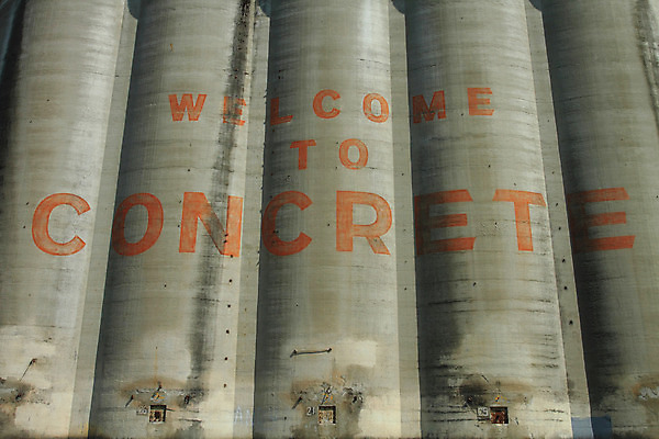 포토 JPG 해외이미지 오렌지 사람없음 건물 탑 쓰레기통 인사 이름 엘리베이터 편지 사인 시멘트 환영 사일로 옛날 워싱턴 콘크리트 해외202004 해외포토 건축물 과일 미국 예절 파일형식 이미지허브