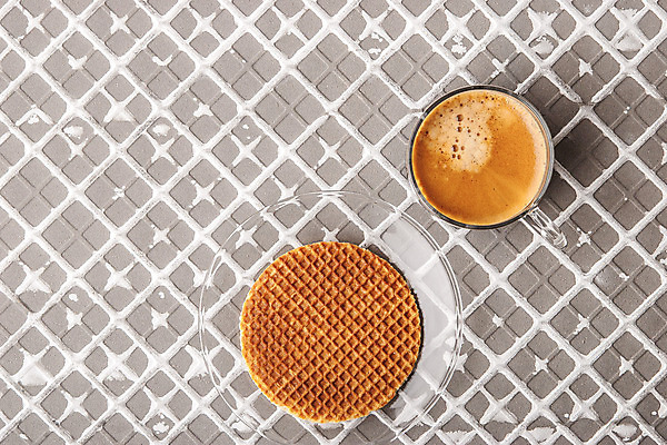 포토 JPG 해외이미지 접시 디자인 커피 음료 음식 백그라운드 패턴 유리 디저트 요리 사람없음 컵 가로 갈색 과자 회색 바위 흰색 뜨거움 투명 달콤 맛 아침식사 굽기 먹기 크림 아로마 향 안심 와플 페스츄리 해외202004 해외포토 식기 빵 컬러 컨셉 무늬 모션 재질 육류 식사 돌_바위 구이 파일형식 이미지허브