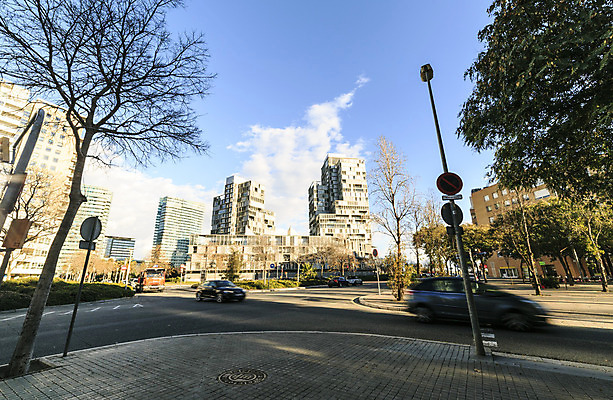포토 JPG 해외이미지 유럽 선 여행 건축양식 교통시설 지붕 거리 주택 안테나 종류 미술 풍경 사람없음 건물 탑 도시 역사 스페인 도심 정상 지중해 분수 박물관 장면 지역 바르셀로나 스페인어 전국 해외202004 해외포토 건축물 건축 나라 바다 교통 통신 문화예술 시설 파일형식 이미지허브