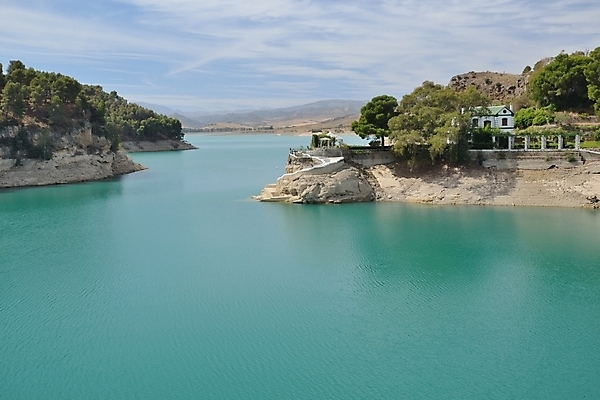 포토 JPG 해외이미지 나무 계절 공원 호수 여행 백그라운드 자연 하늘 산 풍경 사람없음 초록색 물 여름 파란색 강 반사 환경 맑음 침묵 봄 거울 흰색 시골 연못 스페인 장면 수평선 해외202004 해외포토 자연요소 식물 공공시설 유럽 컬러 날씨 소리 생태계 파일형식 이미지허브
