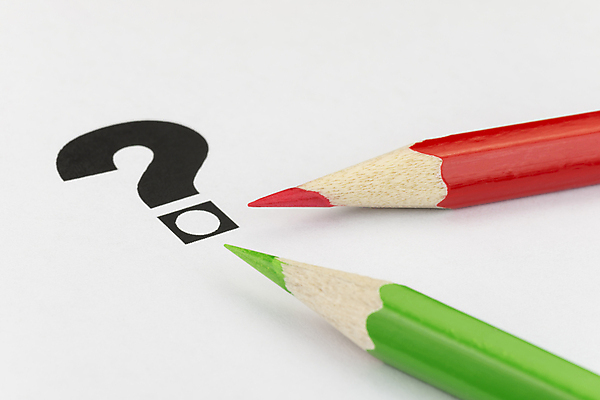 포토 JPG 해외이미지 종이 사람없음 목재 빨간색 초록색 상자 연필 펜 검은색 공백 자유 흰색 끝 선택 인쇄 질문 투표 선거 정사각형 목소리 의심 어려움 이슈 해외202004 해외포토 도형 나무 감정 컬러 컨셉 재료 학용품 필기구 민주주의 파일형식 이미지허브