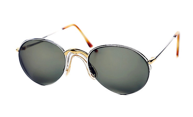 포토 JPG 해외이미지 디자인 안경 백그라운드 프레임 그림자 사람 사람없음 야외 빛 선글라스 태양 반사 유행 금속 스크린 어둠 회색 흰색 황금 우아함 보호 그늘 플라스틱 오브젝트 시력 고립 넘어짐 자외선 스타일 해외202004 해외포토 자연요소 잡화 컬러 컨셉 모션 재질 파일형식 이미지허브