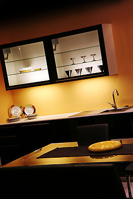 포토 JPG 해외이미지 디자인 커피 가구 의자 건축양식 창문 유리 탁자 새로움 아파트 실내 손잡이 요리 사람없음 내부 목재 장식 물 빛 갈색 금속 주방 식사 기계 방 장비 재산 고급 우아함 오븐 큼 난로 찬장 맨션 캐비닛 수도꼭지 조리대 냉장고 철강 스타일 해외202004 해외포토 자연요소 나무 건축 음료 컬러 생활용품 컨셉 재료 재질 주택 금융 가전제품 크기 난방기 사물함 파일형식 이미지허브