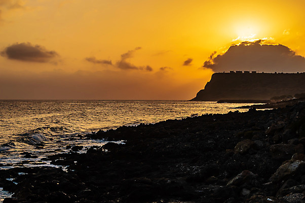 포토 JPG 해외이미지 바다 섬 휴가 사람없음 세로 여름 태양 일출 항구 어둠 새벽 만 황금 방향 그리스 암초 북쪽 석호 넘어짐 해외202004 해외포토 자연요소 계절 유럽 교통시설 모션 노을 파일형식 이미지허브