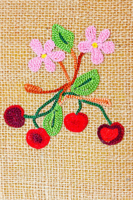 포토 JPG 해외이미지 꽃 잎 사람없음 장식 직물 체리 묘사 질감 복고 자루 자수 수공예 수공예품 해외202004 해외포토 식물 과일 공예 공예품 파일형식 이미지허브