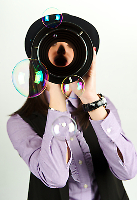 포토 JPG 해외이미지 모델 여자 행복 감정 얼굴 백그라운드 갈색머리 건강 한명 사람 성인 청춘 유행 외침 거품 기쁨 흰색 표현 입 무서움 흥분 고립 비명 해외202004 해외포토 1 헤어스타일 컬러 컨셉 신체부위 소리 파일형식 이미지허브