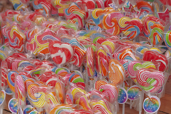 포토 JPG 해외이미지 무지개 돈 디저트 막대사탕 사탕 사람없음 컬러풀 하트 막대기 달콤 맛 설탕 복고 해외202004 해외포토 자연요소 모양 음식 컬러 컨셉 재산 파일형식 이미지허브