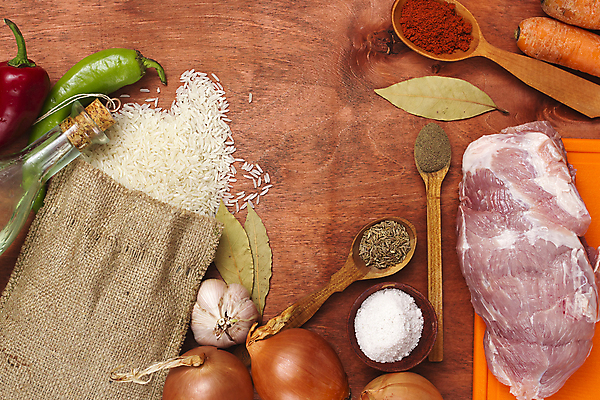 포토 JPG 해외이미지 접시 음식 채소 탁자 밥 육류 요리 동양인 사람없음 목재 컵 빨간색 식당 숟가락 저녁식사 당근 신선 조미료 향신료 메뉴 활 소금 레시피 후추 성분 점심식사 생식 해외202004 해외포토 나무 식기 컬러 가구 식재료 재료 뿌리채소 수저 인종 상점 식사 향미료 파일형식 이미지허브