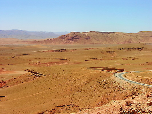 포토 JPG 해외이미지 도로 모래 여행 오렌지 자연 산 건조 따뜻함 풍경 사람없음 갈색 계곡 사막 바위 죽음 뜨거움 언덕 먼지 장면 모로코 땅바닥 해외202004 해외포토 길 컬러 과일 교통시설 아프리카 바닥 돌_바위 생태계 파일형식 이미지허브
