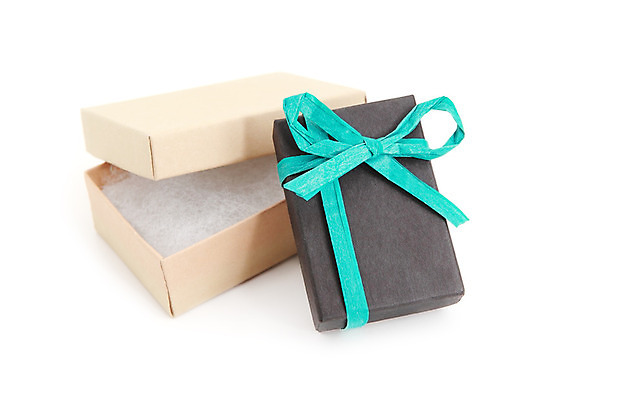 포토 JPG 해외이미지 행복 종이 크리스마스 2 선물 사람없음 장식 파란색 상자 검은색 놀람 줄무늬 기쁨 흰색 축하 오픈 생일 닫기 오브젝트 흰배경 팩 패키지 해외202004 해외포토 기념일 감정 컬러 백그라운드 컨셉 무늬 모션 표정 화장품 파일형식 이미지허브