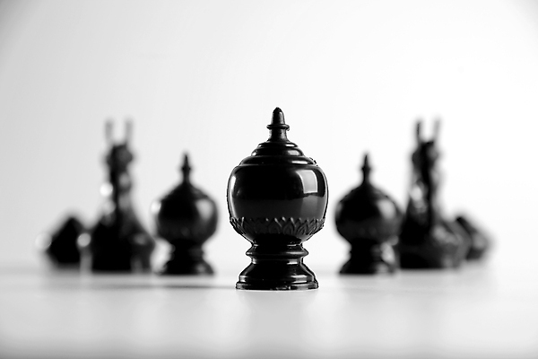 포토 JPG 해외이미지 스포츠 조각 생각 비즈니스 텍스트 모션 놀이 탁자 성공 설계 실내 경기 사람없음 목재 가로 파란색 검은색 힘 경쟁 도전 게임 흰색 우승 그룹 체스 계획 플라스틱 왕 충돌 오브젝트 싱글 싸움 전쟁 고립 깨짐 승자 필승 힘찬 해외202004 해외포토 나무 컬러 가구 컨셉 재료 재질 내부 최고 파일형식 이미지허브