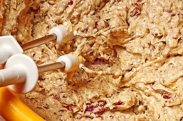 포토 JPG 해외이미지 손 사람없음 노란색 케이크 기계 기구 업무 고리 사발 혼합 굽기 준비 날것 반죽 섞기 페스츄리 해외202004 해외포토 빵 컬러 디저트 신체부위 작업 사기그릇 구이 파일형식 이미지허브