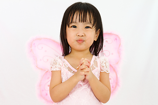 포토 JPG 해외이미지 드레스 여자 행복 어린이 분홍색 나비 날개 휴가 천사 요정 한명 미소 사람 동양인 평화 중국 희망 기쁨 꿈 기도 표현 인사 달콤 작음 소원 공상 말레이시아 결백 천진난만 몽환 해외202004 해외포토 1 옷 감정 아시아 컬러 곤충 컨셉 표정 인종 예절 맛 크기 파일형식 이미지허브