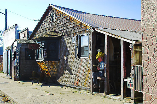 포토 JPG 해외이미지 농업 건축양식 자연 주택 풍경 사람없음 야외 초록색 여름 파란색 태양 농장 노란색 마을 맑음 미국 페인트 시골 신선 역사 균열 유기농 심플 목공예 밭일 서쪽 옛날 파라다이스 평야 해외202004 해외포토 자연요소 웰빙 계절 건축 산업 컬러 북아메리카 모션 날씨 건물 공예 방향 생태계 파일형식 이미지허브