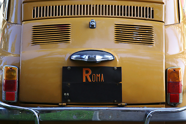 포토 JPG 해외이미지 모델 디자인 유럽 교통시설 자동차 거리 사람없음 경제 금속 기계 이탈리아 수확 골동품 시골 램프 도시 역사 클래식 작음 로마 주차 심볼 복고 정사각형 엔진 모터 미니 범퍼 옛날 인기 자동 중고 스타일 해외202004 해외포토 도형 나라 육상교통 교통 컨셉 농업 재질 조명 크기 시설 파일형식 이미지허브