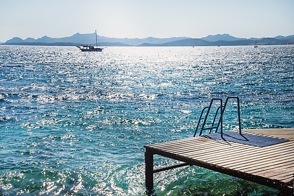 포토 JPG 해외이미지 구름 계절 호수 바다 섬 여행 백그라운드 자연 하늘 날씨 휴가 휴식 풍경 사람없음 야외 목재 물 여름 파란색 빛 태양 항구 맑음 침묵 일몰 만 널 방파제 장면 단상 내추럴 옛날 터키석 파라다이스 수평선 해외202004 해외포토 자연요소 나무 공공시설 컬러 컨셉 재료 교통시설 노을 소리 보석 생태계 파일형식 이미지허브