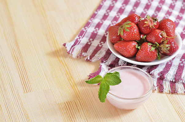 포토 JPG 해외이미지 접시 디자인 열매 음식 백그라운드 잎 다이어트 과일 재료 자연 탁자 딸기 디저트 건강 사람없음 목재 빨간색 초록색 파티 봄 우유 흰색 시골 신선 그룹 사발 달콤 맛 아침식사 먹기 민트 크림 상쾌 유기농 날것 내추럴 숙성 해외202004 해외포토 나무 식물 식기 웰빙 계절 감정 컬러 가구 컨셉 모션 유제품 이벤트 식사 사기그릇 허브 생태계 파일형식 이미지허브