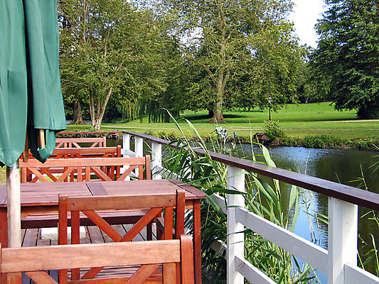 포토 JPG 해외이미지 전통 유럽 문화 호수 커피 백그라운드 의자 탁자 호텔 휴식 덴마크 잔디 사람없음 야외 햇빛 태양 상점 식당 정원 카페 신선 갑판 심플 장면 카페테리아 스타일 해외202004 해외포토 자연요소 식물 나라 음료 가구 컨셉 배_교통 숙소 북유럽 파일형식 이미지허브