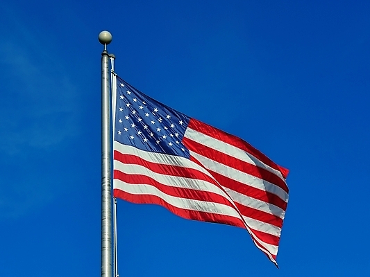 포토 JPG 해외이미지 별 물결 백그라운드 하늘 날리기 바람 휴가 기념 사람없음 빨간색 파란색 미국 자유 흰색 축하 깃발 4 성조기 민주주의 심볼 질감 북쪽 애국심 7월 독립 전국 정부 해외202004 해외포토 자연요소 컬러 컨셉 북아메리카 모션 날씨 숫자 날짜 국기 방향 파일형식 이미지허브