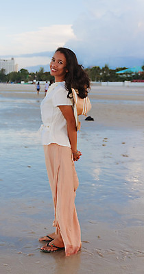 포토 JPG 해외이미지 나무 여자 여행 태국 휴가 휴식 손바닥 그림자 한명 앉기 풍경 물 여름 파란색 태양 여행객 평화 스파 꿈 잠 뜨거움 탈출 휴양지 장면 해먹 안다만 이국적 터키석 파라다이스 해외202004 해외포토 자연요소 식물 1 손 계절 아시아 바다 컬러 컨셉 모션 사람 장소 침대 보석 파일형식 이미지허브