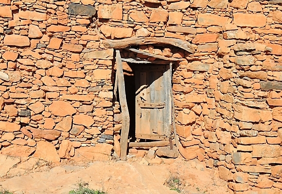 포토 JPG 해외이미지 전통 벽 아프리카 프레임 사람없음 건물 목재 농장 문 시골 모로코 외양간 구식 아랍어 옛날 핸드메이드 해외202004 해외포토 나무 건축물 나라 농업 재료 파일형식 이미지허브