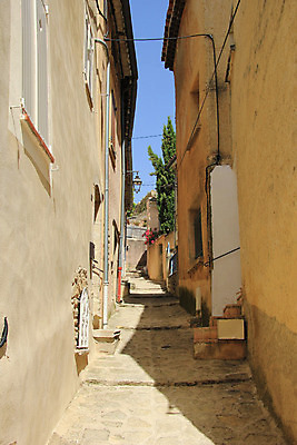 포토 JPG 해외이미지 외관 문화 벽 건축양식 창문 거리 주택 사람없음 초록색 파란색 갈색 노란색 문 마을 프랑스 흰색 도시 지중해 남쪽 셔터 프랑스어 옛날 프로방스 해외202004 해외포토 문자 건축 유럽 바다 컬러 건물 방향 파일형식 이미지허브