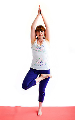 포토 JPG 해외이미지 백인 라이프스타일 웰빙 여자 행복 스포츠 40대 포즈 백그라운드 신체 요가 휴식 건강 한명 사람 성인 운동 힘 흰색 중앙 연습 명상 위치 빨간머리 고립 돌봄 해외202004 해외포토 서양인 1 헤어스타일 감정 컬러 중년 컨셉 모션 생활 파일형식 이미지허브