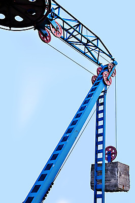 포토 JPG 해외이미지 외관 산업 도로 스포츠 건축양식 하늘 산 경사 사람없음 건물 파란색 노란색 금속 고층빌딩 기계 블록 장비 흰색 공구 도시 업무 큼 기중기 리프트 무거움 공학 고체 리프팅 철강 콘크리트 해외202004 해외포토 건축물 교육 건축 길 컬러 교통시설 재질 빌딩 도구 작업 중장비 무게 크기 파일형식 이미지허브