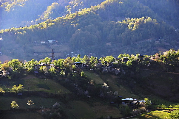 포토 JPG 해외이미지 여행 백그라운드 십자가 자연 하늘 휴가 산 파노라마 풍경 사람없음 야외 초록색 여름 햇빛 태양 마을 계곡 일몰 봄 숲 언덕 내추럴 절정 조지아 해외202004 해외포토 자연요소 계절 컬러 촬영기법 노을 생태계 동유럽 파일형식 이미지허브