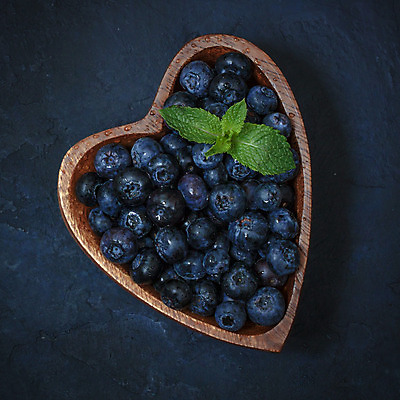 포토 JPG 해외이미지 열매 음식 백그라운드 잎 다이어트 과일 재료 자연 휴가 디저트 발렌타인데이 건강 사람없음 목재 가로 초록색 여름 빛 검은색 식사 어둠 흰색 하트 신선 사발 달콤 먹기 민트 상쾌 유기농 날것 산딸기 2월 고립 숙성 해외202004 해외포토 모양 나무 식물 웰빙 계절 감정 컬러 모션 데이이벤트 날짜 사기그릇 맛 허브 생태계 파일형식 이미지허브