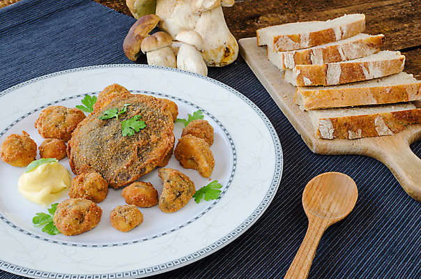 포토 JPG 해외이미지 접시 빵 사람없음 숟가락 버섯 튀김 허브 나무도마 버섯요리 나무배경 해외202004 플레이팅 해외포토 식물 식기 음식 백그라운드 도마 수저 목재 상차림 파일형식 이미지허브