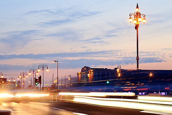 포토 JPG 해외이미지 도로 가로등 교통시설 전등 사람없음 일몰 등불 도시 고독 속도 빛망울 혼란 해외202004 해외포토 공공시설 감정 길 교통 컨셉 조명 빛 노을 시설 파일형식 이미지허브