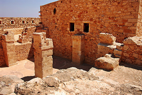 포토 JPG 해외이미지 섬 여행 건축양식 유물 사람없음 여름 여행객 골동품 바위 성 역사 지중해 발굴 그리스 폐허 박물관 가뭄 남쪽 옛날 해외202004 해외포토 전통 건축물 계절 건축 유럽 바다 날씨 사람 돌_바위 방향 파일형식 이미지허브