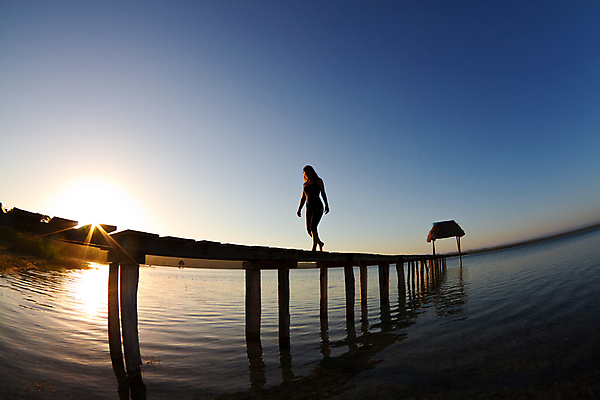 포토 JPG 해외이미지 호수 섬 여행 신체 요가 아침 휴가 한명 풍경 물 반사 평화 일출 탑 항구 침묵 고요 탐험 마음 영혼 중앙아메리카 명상 속도 방파제 멀리 과테말라 민물 배려 해외202004 해외포토 주간 자연요소 1 건축물 웰빙 공공시설 컨셉 교통시설 아메리카 사람 노을 소리 파일형식 이미지허브