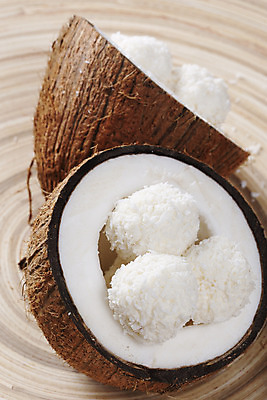 포토 JPG 해외이미지 전통 리본 음식 백그라운드 공 휴가 디저트 사탕 사람없음 장식 갈색 쌓기 쿠키 과자 케이크 초콜릿 식사 기쁨 빵집 우유 견과류 흰색 축하 대접 우아함 달콤 맛 아침식사 작음 설탕 먹기 대나무 크림 오브젝트 활 질감 코코넛 코코아 핸드메이드 해외202004 해외포토 나무 감정 음료 컬러 컨셉 과일 모션 유제품 상점 크기 파일형식 이미지허브