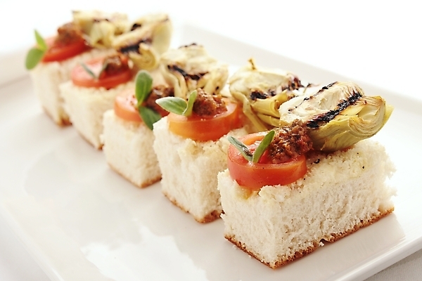 포토 JPG 해외이미지 접시 음식 빵 사람없음 식사 저녁식사 카나페 바질 건강식 점심식사 아티초크 해외202004 해외포토 식기 서양음식 파일형식 이미지허브