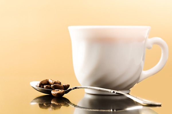 포토 JPG 해외이미지 커피 음료 백그라운드 아침 사람없음 컵 반사 갈색 식당 숟가락 힘 침묵 카페 에너지 머그컵 흰색 바 맛 아침식사 은색 굽기 가득함 상쾌 감사 냄새 아로마 점심식사 구성 단절 라떼 모카 백자 아랍어 카페인 브라질사람 해외202004 튀르키예 해외포토 주간 식기 감정 아시아 컬러 컨셉 수저 상점 식사 소리 도자기 구이 파일형식 이미지허브