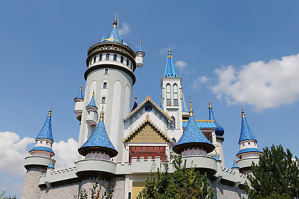 포토 JPG 해외이미지 공원 사람없음 탑 칠면조 해외202004 해외포토 건축물 공공시설 조류 파일형식 이미지허브