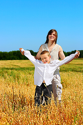 포토 JPG 해외이미지 백인 라이프스타일 커플 여자 행복 무기 어린이 셔츠 2 밭 가족 포옹 하늘 성공 관리 서기 소년 청년 야외 두명 10대 파란색 햇빛 펼침 기쁨 자유 시골 표현 밀 언니 남동생 사춘기 해외202004 해외포토 서양인 남자 감정 컬러 컨셉 상의 농업 관계 안기 모션 청소년 곡류 사람 성인 생활 태양 자매 동생 파일형식 이미지허브