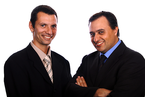 포토 JPG 해외이미지 백인 직업 라이프스타일 남자 행복 2 비즈니스 사업가 관계 성공 협력 함께함 협상 사람 두명 힘 우정 인사 비즈니스맨 그룹 대표 동료 직원 환영 동맹 경영 조언 청렴 존경 해외202004 해외포토 서양인 감정 컨셉 생활 친구 예절 직장인 파일형식 이미지허브