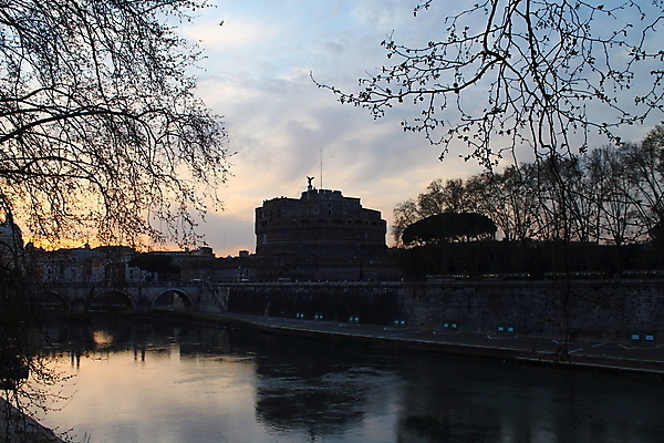 포토 JPG 해외이미지 사람없음 이탈리아 역사 로마 콜로세움 제국 해외202004 해외포토 유럽 파일형식 이미지허브