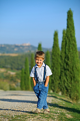 포토 JPG 해외이미지 나무 백인 1 라이프스타일 남자 행복 얼굴 어린이 여행 백그라운드 컨셉 자연 휴가 휴식 건강 한명 미소 사람 소년 야외 초록색 여름 파란색 태양 이탈리아 기쁨 아기 토스카나 해외202004 해외포토 자연요소 서양인 식물 계절 감정 유럽 컬러 표정 생활 신체부위 생태계 파일형식 이미지허브