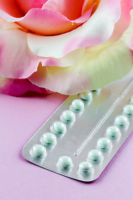 포토 JPG 해외이미지 여자 분홍색 건강 사람없음 알약 약 달력 흰색 계산 보호 약국 시작 예방 순환 처방 팩 패키지 태아 반대 조제 기간 돌봄 제어 피임 피임약 해외202004 해외포토 컬러 컨셉 의학 모션 사람 화장품 임신 만들기 파일형식 이미지허브