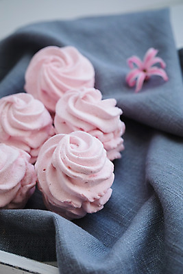 포토 JPG 해외이미지 커피 음료 음식 빵 분홍색 백그라운드 크리스마스 겨울 과일 휴가 디저트 부활절 새로움 사탕 요리 사람없음 장식 컵 과자 케이크 요리사 기쁨 흰색 달콤 아침식사 사과 연도 크림 유기농 아메리카노 에스프레소 내추럴 프랑스어 마시멜로우 핸드메이드 카피스페이스 해외202004 해외포토 직업 문자 식기 웰빙 계절 기념일 감정 컬러 컨셉 식사 공백 맛 파일형식 이미지허브