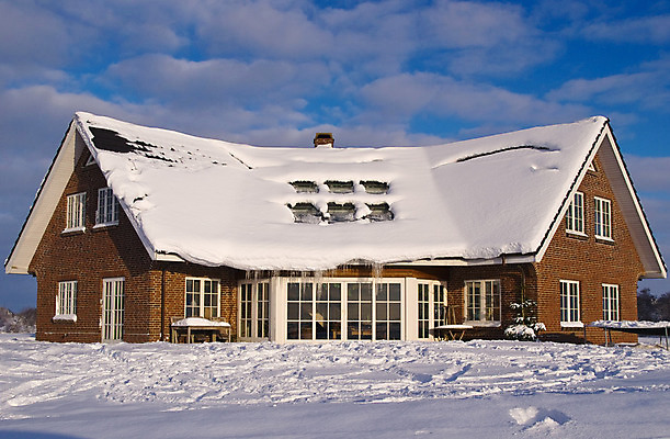 포토 JPG 해외이미지 전통 디자인 외관 계절 크리스마스 겨울 건축양식 창문 가족 자연 하늘 지붕 날씨 휴가 주택 풍경 사람없음 야외 건물 목재 마을 냉동 얼음 추위 흰색 시골 재산 우아함 큼 빌라 식민지 진짜 해외202004 해외포토 자연요소 나무 건축물 기념일 건축 컬러 컨셉 재료 관계 금융 크기 생태계 파일형식 이미지허브